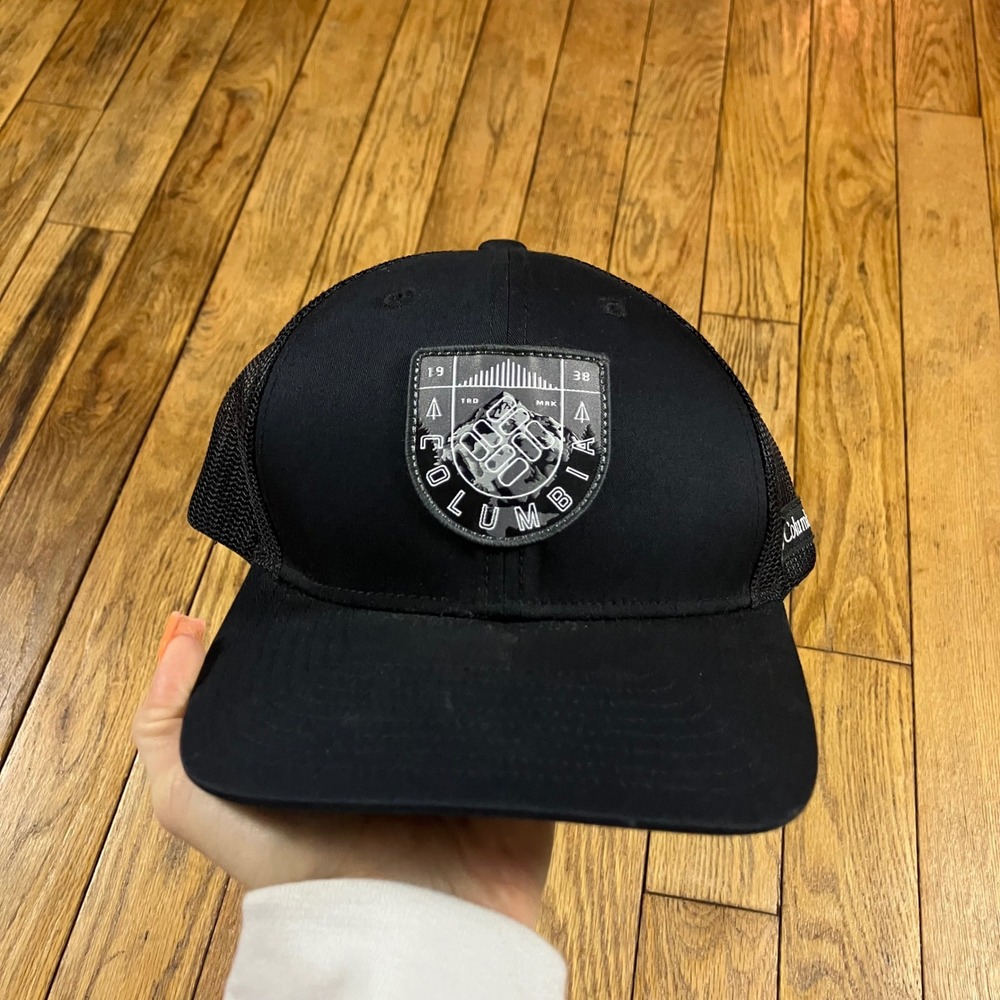 Columbia Mens Mesh Snapback Trucker Hat Black Mountain‎ Patch Logo Cap